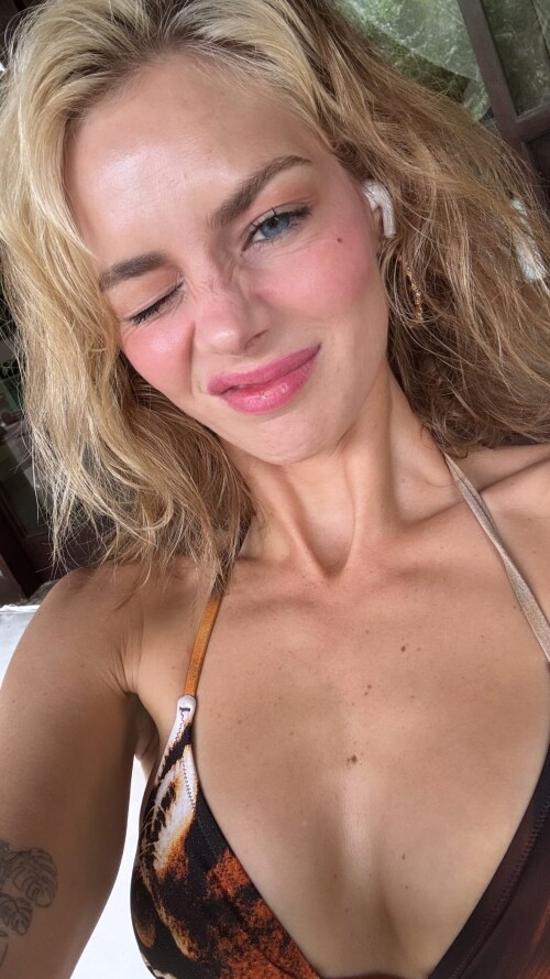 1000026911ee79f1f4e9cb7a81