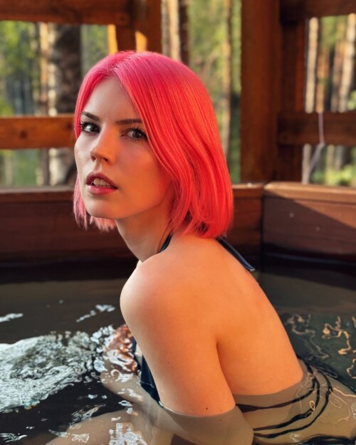 100002871850559bcffd25f1c2