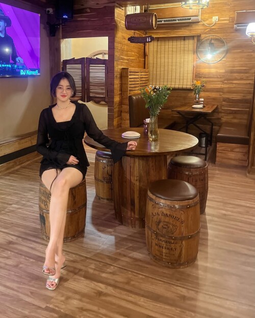 10000289230b429e33d050d254