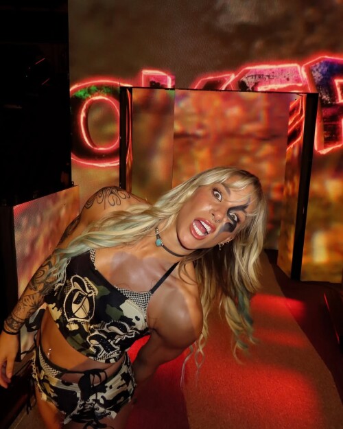 10000290561611cee8ed3542b9