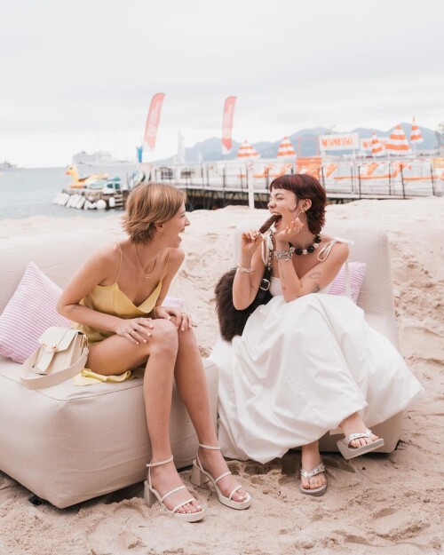 10000316518a1ef89c6a5b7831