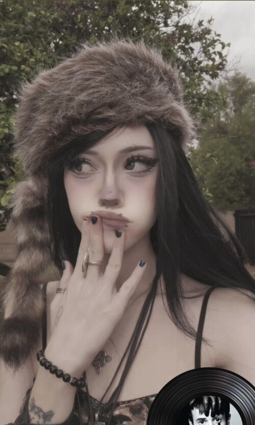 1000031730568eded1802633a4