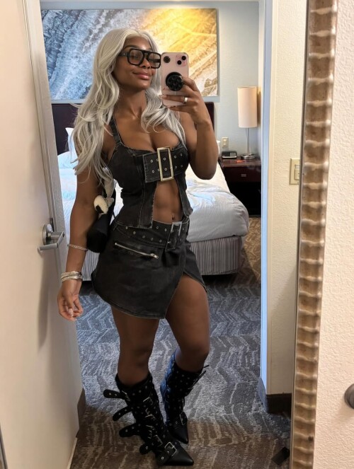 1000032045956ad9bff8b83807