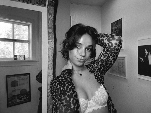 100003240517dde121c3398ba3