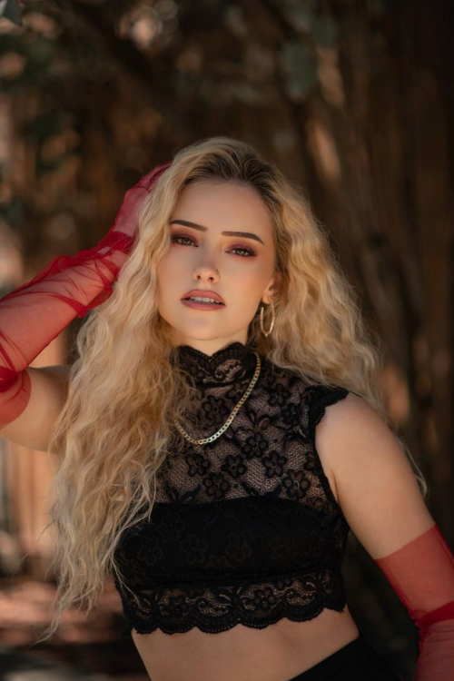 1000032716d50763265af8e8a8