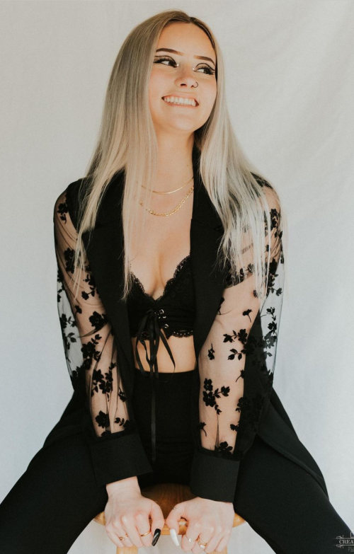 10000327327f025de77368552d