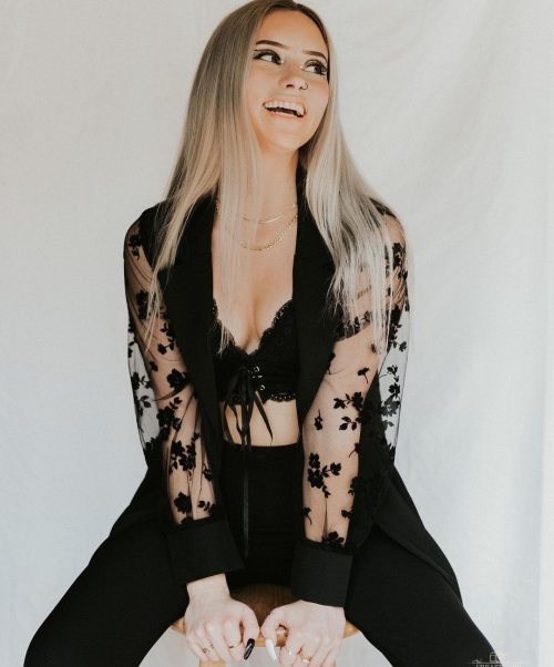 100003273305dead37c49b3370