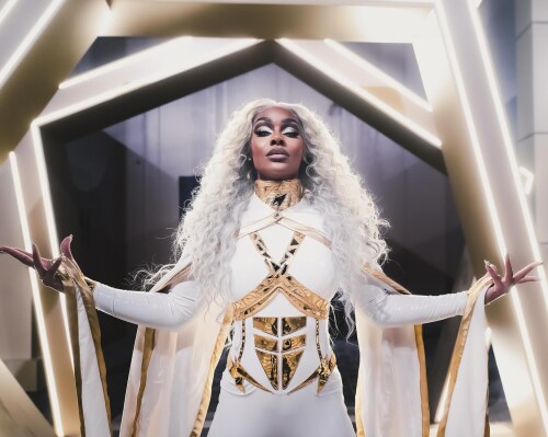 1000032799ce8f71706823a735