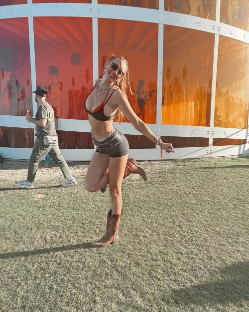 1000033280f2f237d95250d836