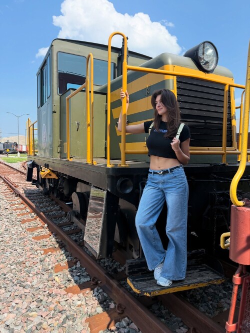 1000033298df01764e752aadaa