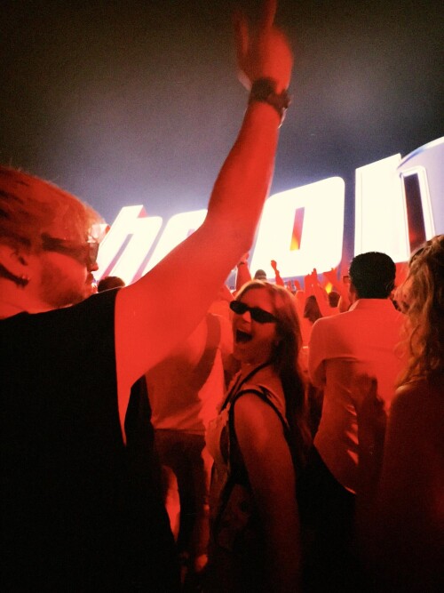 10000333827b945308eb049fe1