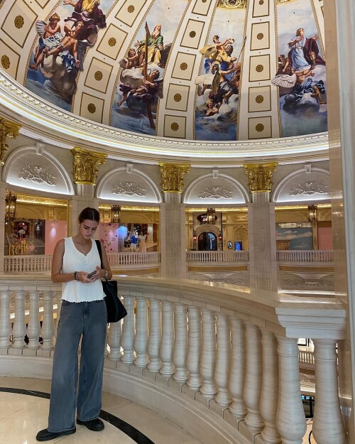 1000033926912bff89b4d266eb