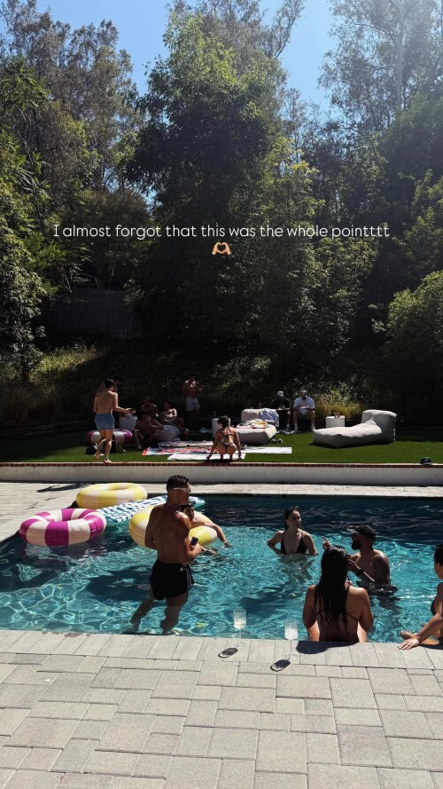 10000346666dda8a060495dd47