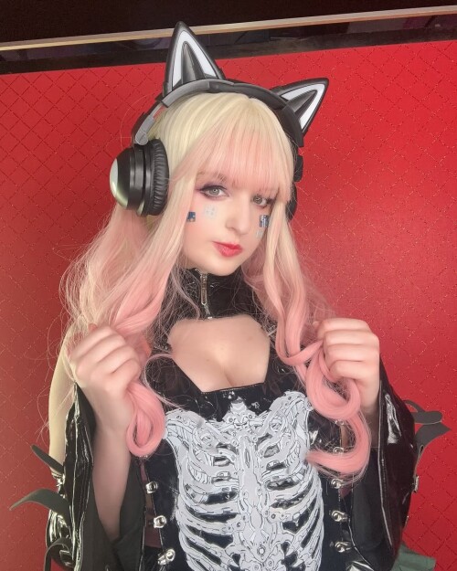 100003542644530158667e7b74