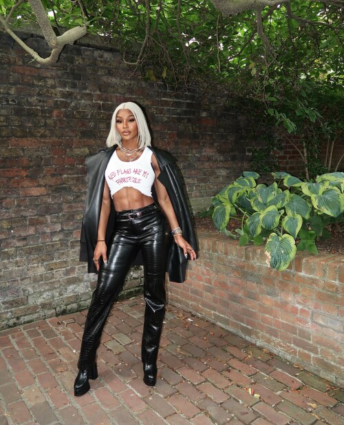 100003767705b1098d9e793dec