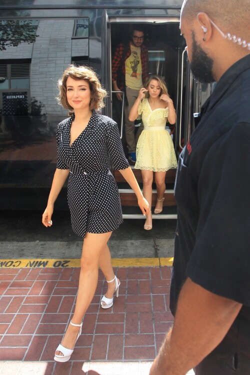 1000038368eac79786eababed4