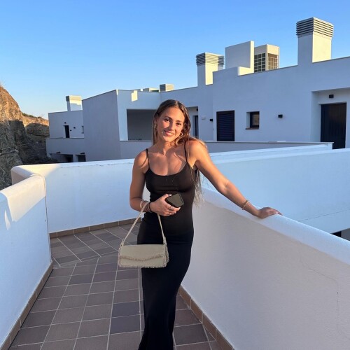 1000039023db33e14c3d8a7552