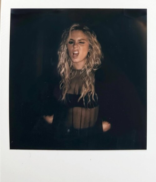 10000393298f490593a21b6b6f