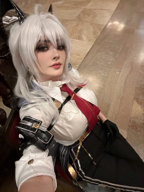 1000040498ad5dbb33f9dc6feb