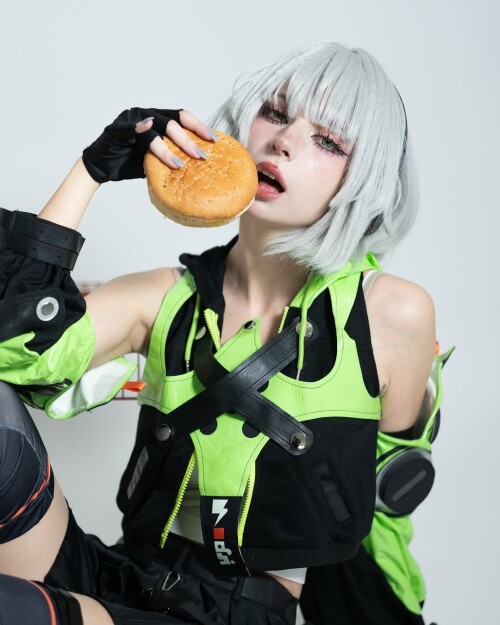 10000412829240e5c562d74b52