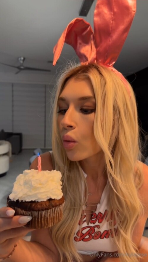 10000421164aee57615aa2cc22