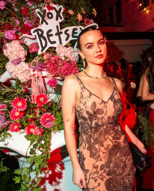 10000422591e2182d6e947e91b