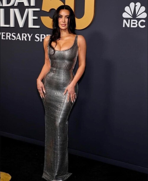 1000043436538937597520b63f