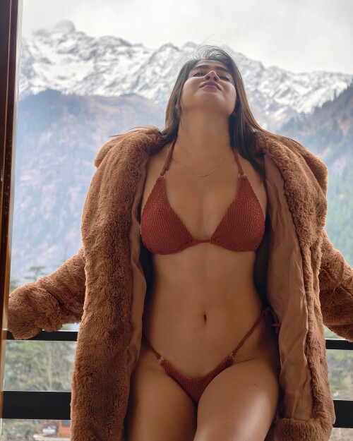 100004384269c1d84ecd38d085