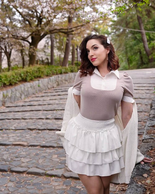 1000043938975eb35e0772223e