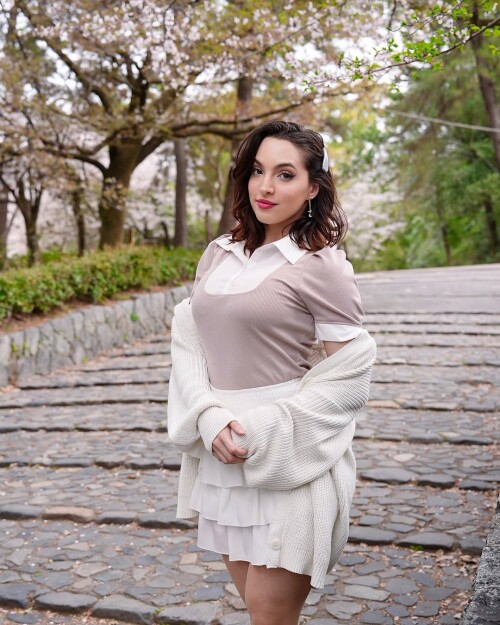 10000439409de73831c02b75d7