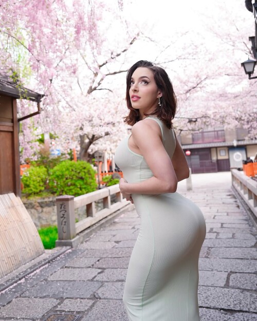 1000043963329609b27a94410a