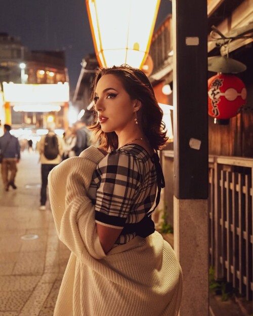 1000043996ad035b2d1a09cbe4