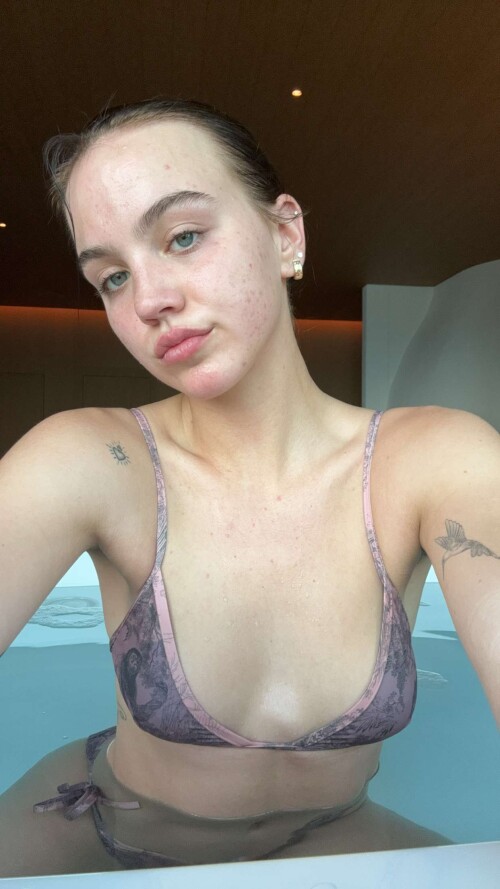 1000044237da89444393b63e7e