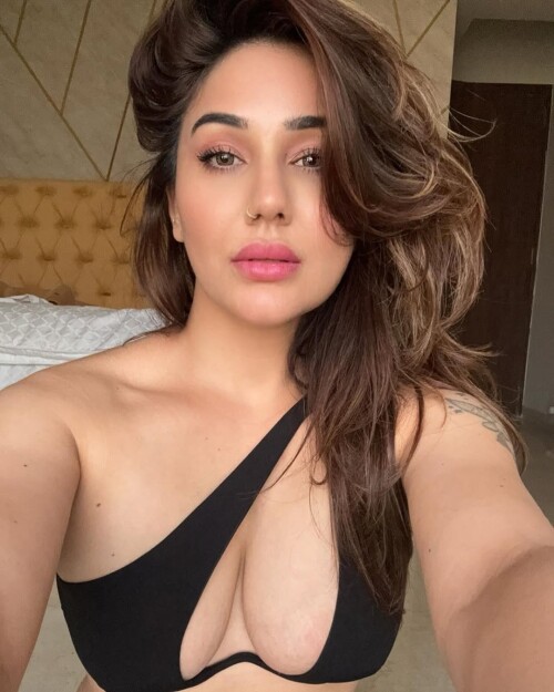 1000044362f4c8b75c69879b07