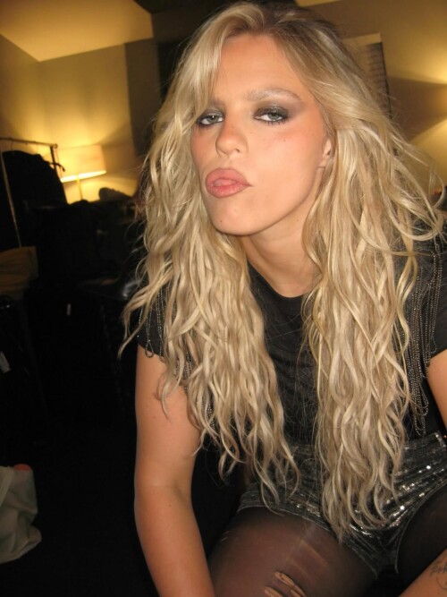 100004457948b96de4ef9a2e70