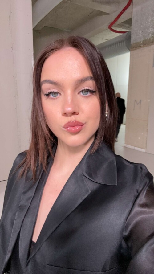 1000045072efdb3eecde1e448e