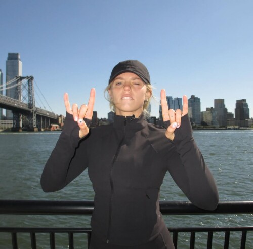 1000045247a56fac096bb5ca34