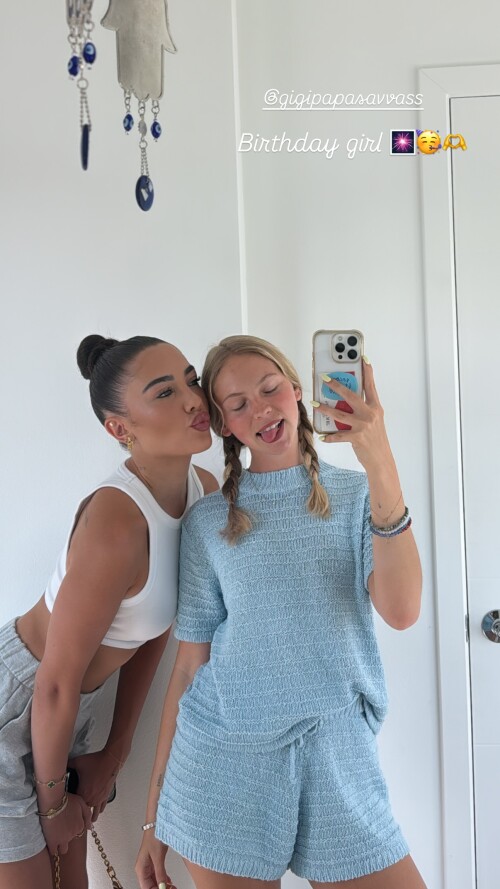 1000045444e6dc0fd1617d7323