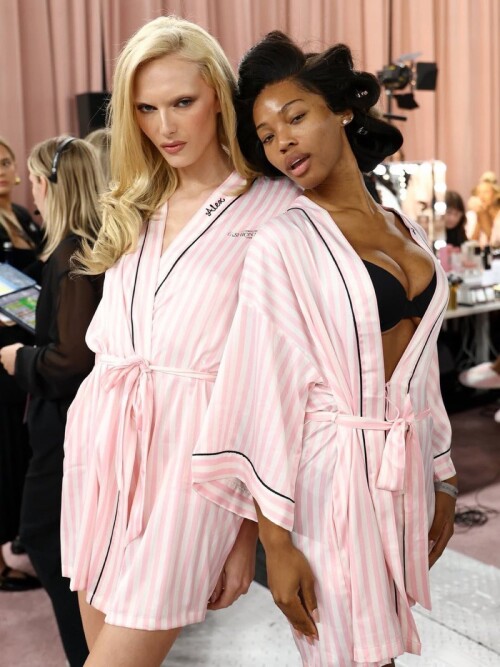 1000045901b657ee9feb04fa1d