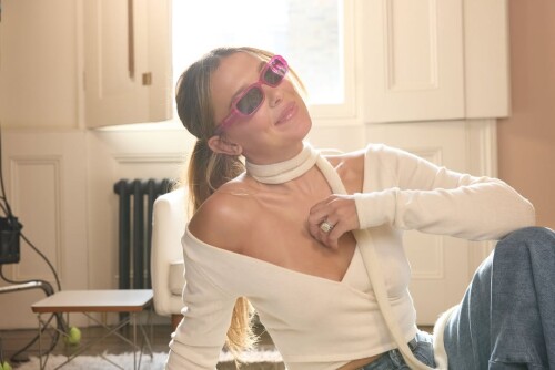 1000046079b1f1d909bab0d897