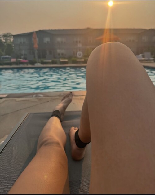 1000046523a98ba8d3080518db