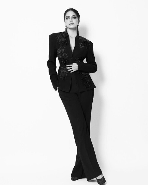 10000465289d800eeea5fe0329