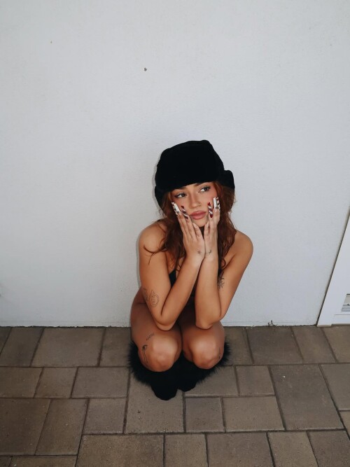 1000046588da6440ba54721bb7