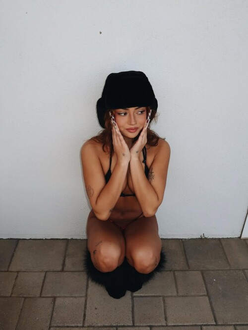 10000465931c0335ead583b56b