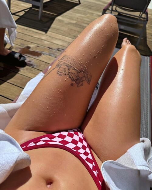 1000046630c3cedb82f22ec7d1