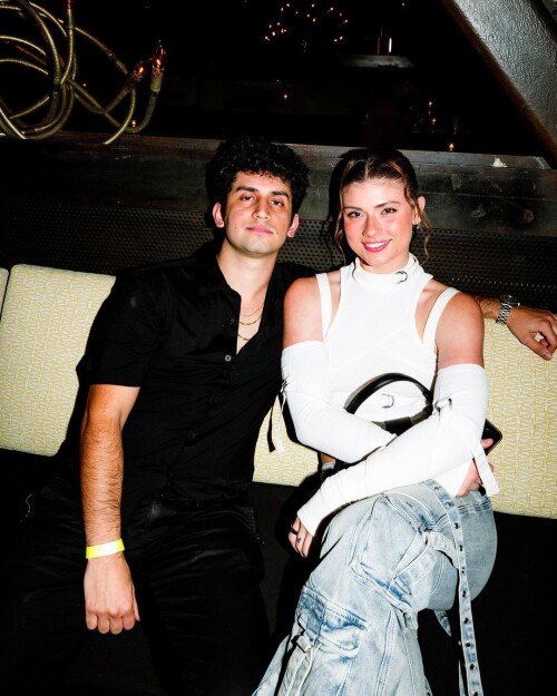 10000467594c09b8391041870f