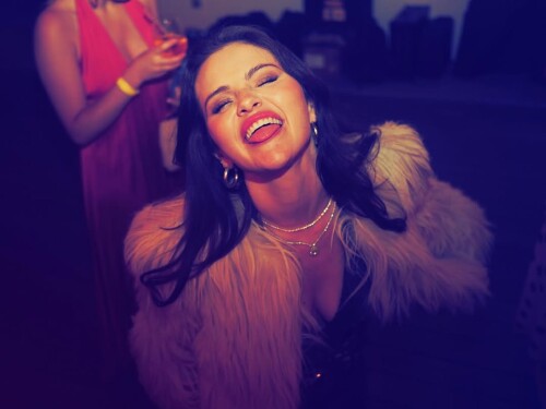 100004743350d449c3e4c9614c