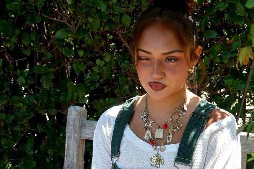 10000477218221b5946c23943f