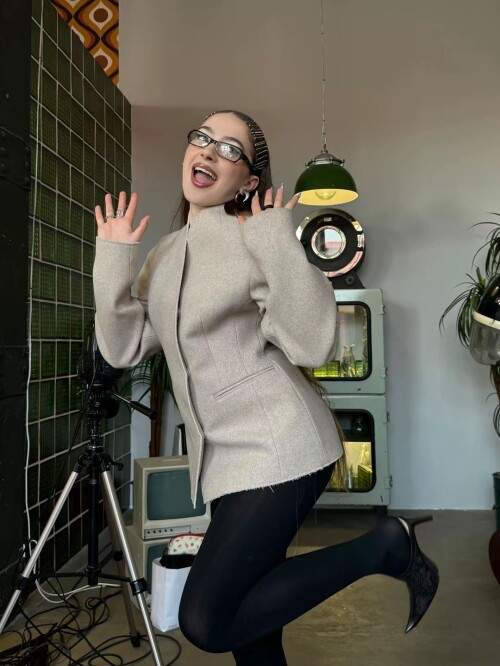 1000047723d74ac759b099574c