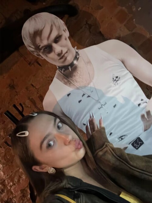 10000477270edc878f13be5a42